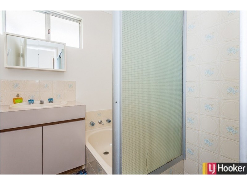 32 Kookerbrook Street, Dudley Park WA 6210