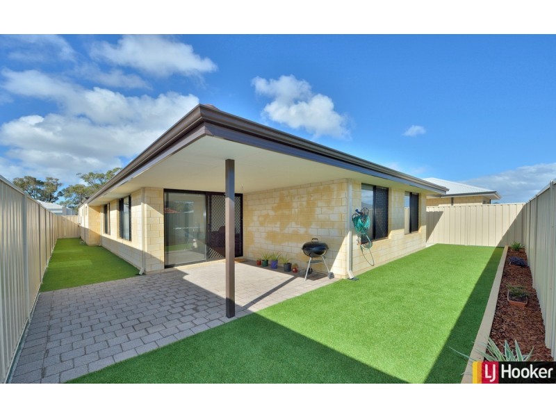 23 Breezy Way, Meadow Springs WA 6210