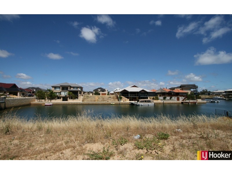 2 Brindabella Crescent, Halls Head WA 6210