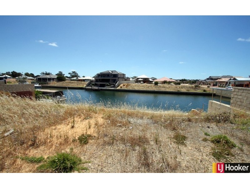 2 Brindabella Crescent, Halls Head WA 6210