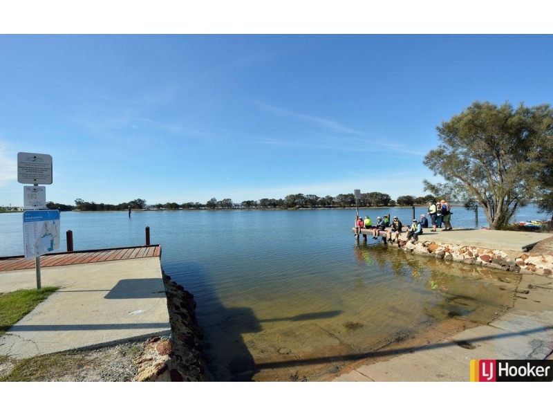 17 Kruger Loop, South Yunderup WA 6208