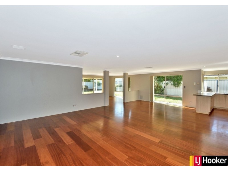 40 Grandmere Parade, Meadow Springs WA 6210