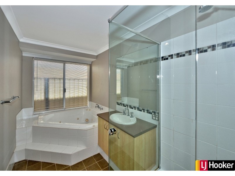 40 Grandmere Parade, Meadow Springs WA 6210