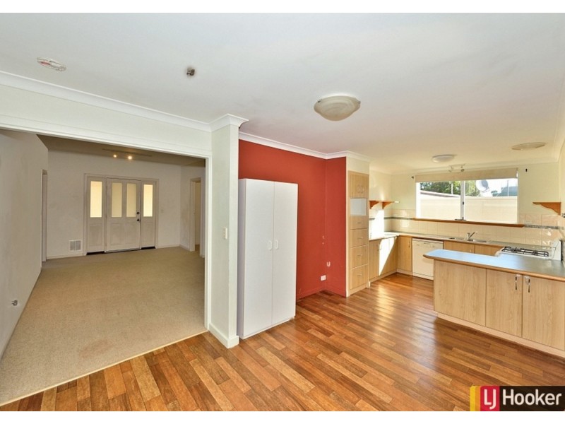 16 Oversby Street, Halls Head WA 6210