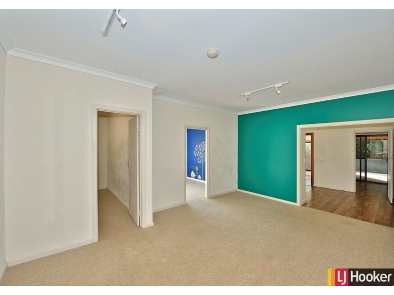 16 Oversby Street, Halls Head WA 6210