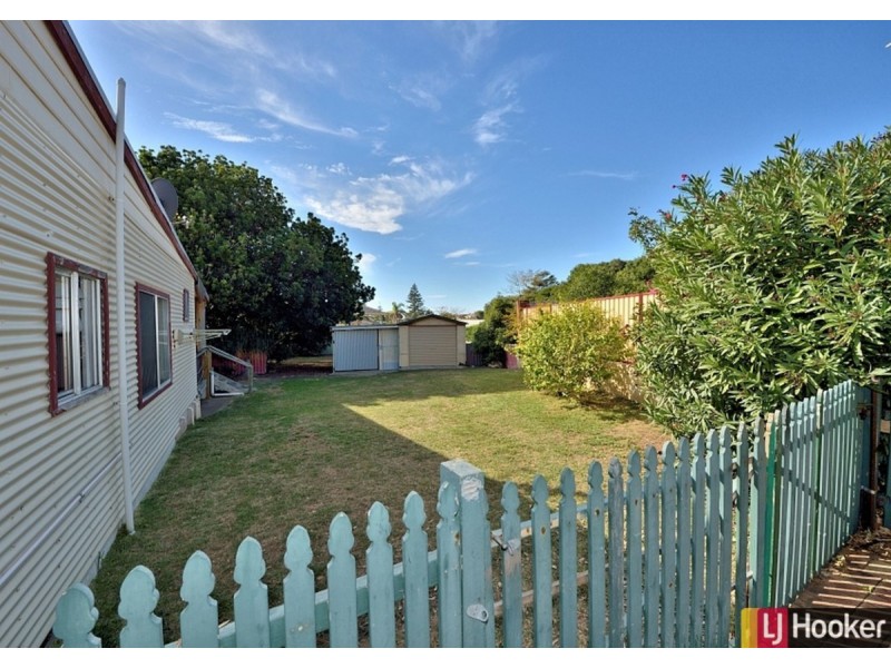 16 Oversby Street, Halls Head WA 6210