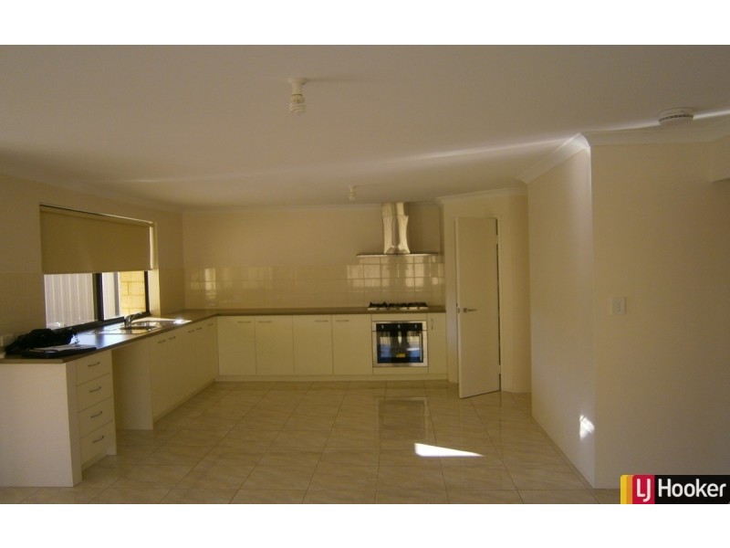 32B Guillardon Terrace, Madora Bay WA 6210