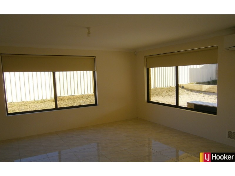 32B Guillardon Terrace, Madora Bay WA 6210