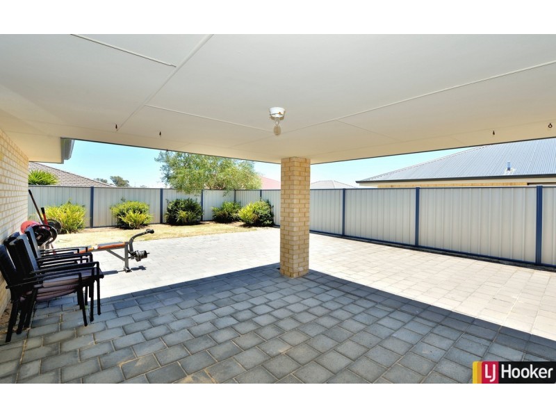 322 Pebble Beach Boulevard, Meadow Springs WA 6210