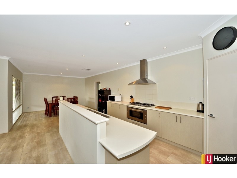 6 Honeyeater View, Dudley Park WA 6210