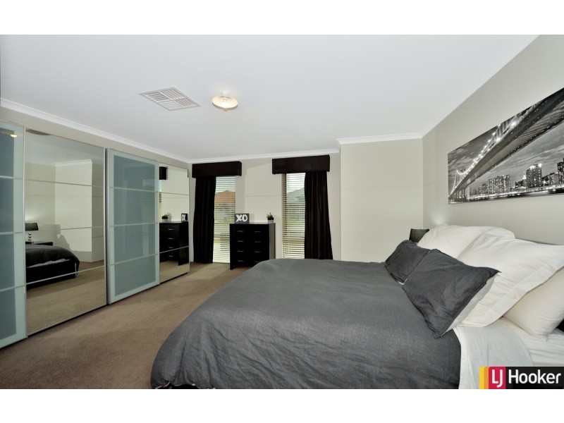 6 Honeyeater View, Dudley Park WA 6210