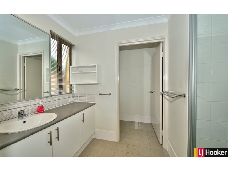 6 Honeyeater View, Dudley Park WA 6210