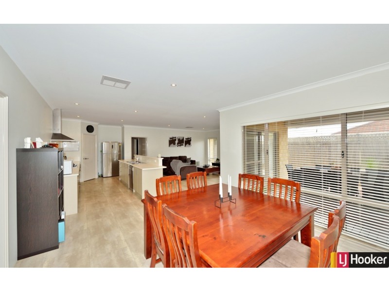 6 Honeyeater View, Dudley Park WA 6210