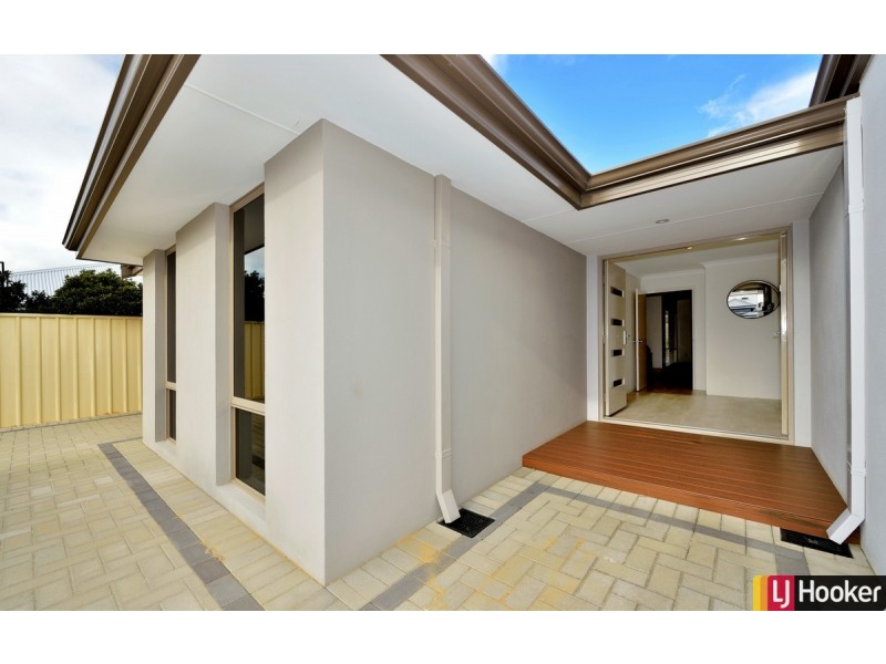 6 Honeyeater View, Dudley Park WA 6210