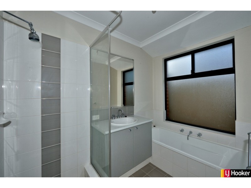 29 Karri Karri Pass, Lakelands WA 6180