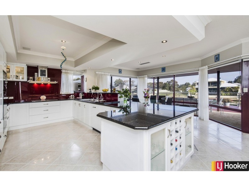 19 Ragamuffin Point, Halls Head WA 6210