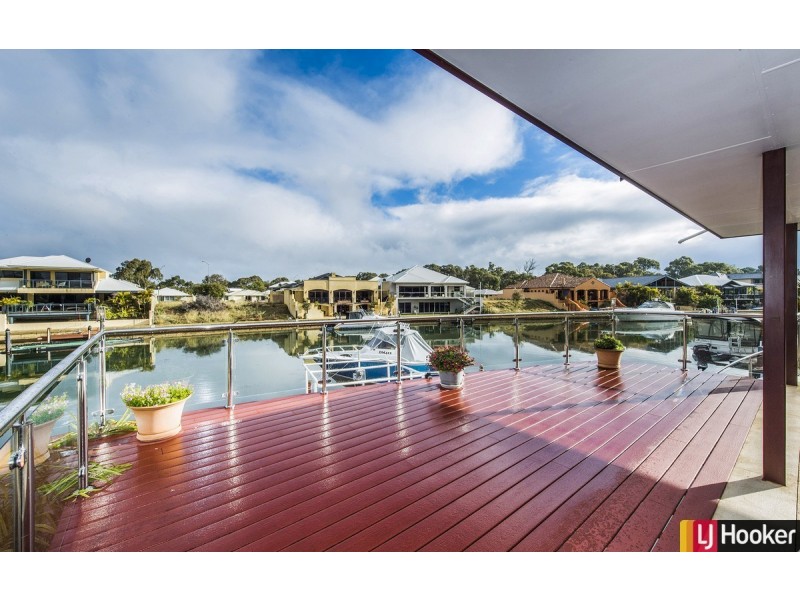 19 Ragamuffin Point, Halls Head WA 6210