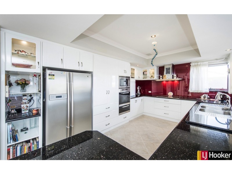 19 Ragamuffin Point, Halls Head WA 6210