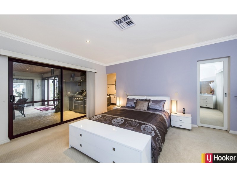 19 Ragamuffin Point, Halls Head WA 6210