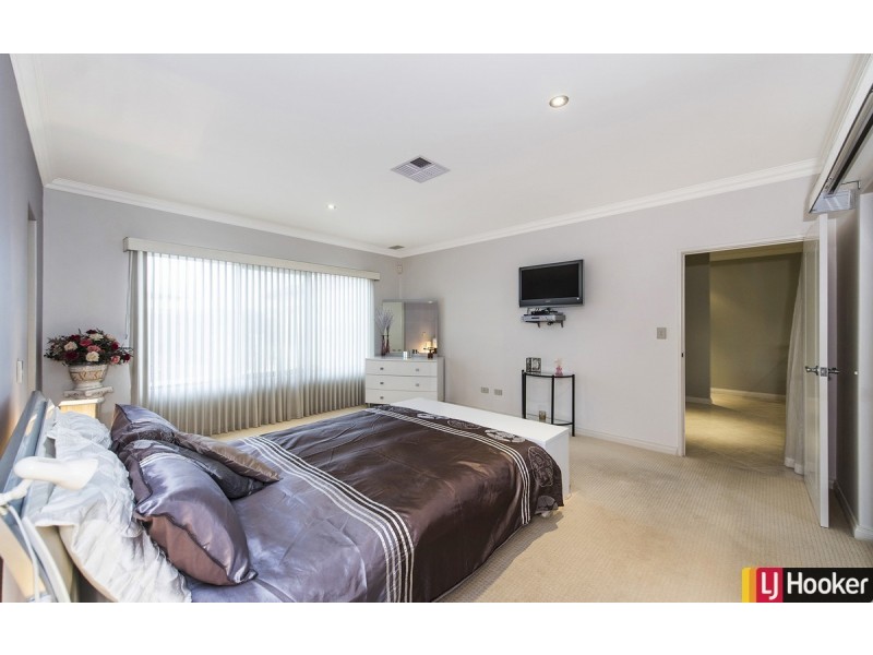 19 Ragamuffin Point, Halls Head WA 6210