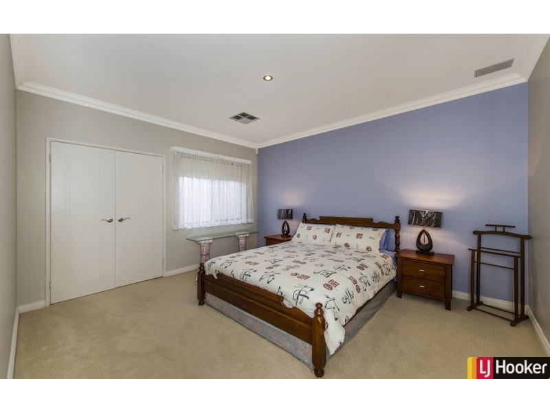 19 Ragamuffin Point, Halls Head WA 6210