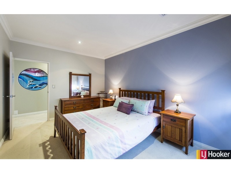 19 Ragamuffin Point, Halls Head WA 6210