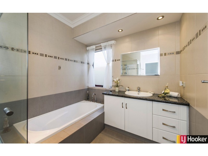 19 Ragamuffin Point, Halls Head WA 6210