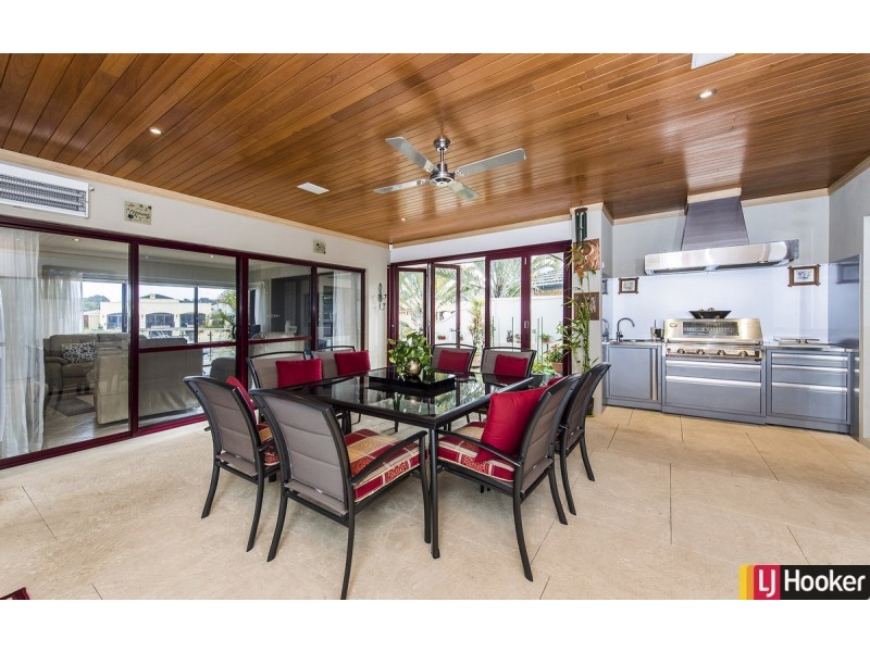 19 Ragamuffin Point, Halls Head WA 6210