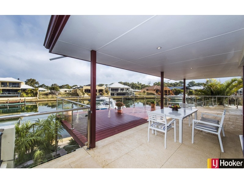 19 Ragamuffin Point, Halls Head WA 6210