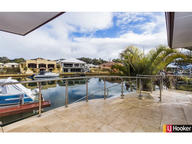 19 Ragamuffin Point, Halls Head WA 6210
