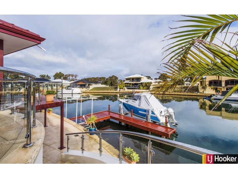 19 Ragamuffin Point, Halls Head WA 6210