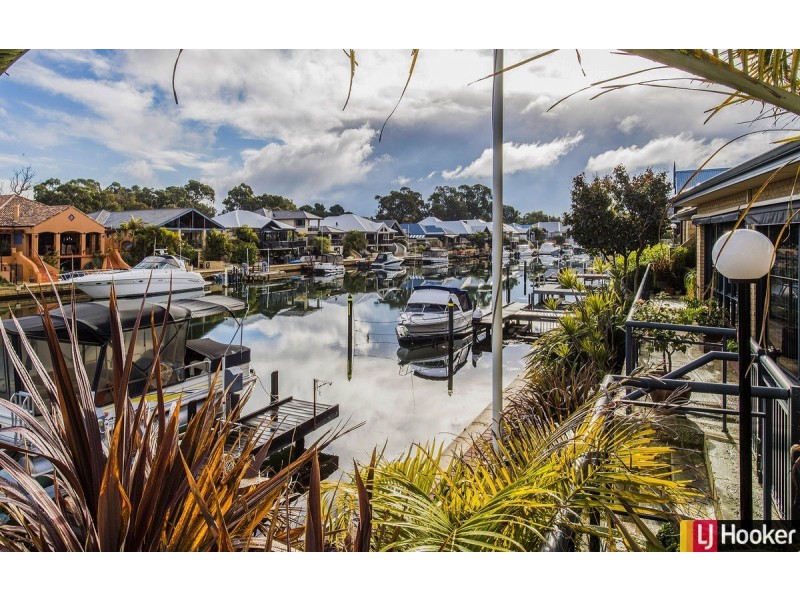 19 Ragamuffin Point, Halls Head WA 6210