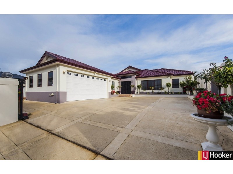 19 Ragamuffin Point, Halls Head WA 6210