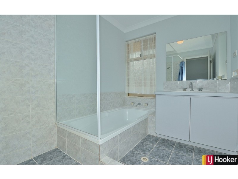 6 Wattle Bird Way, Greenfields WA 6210