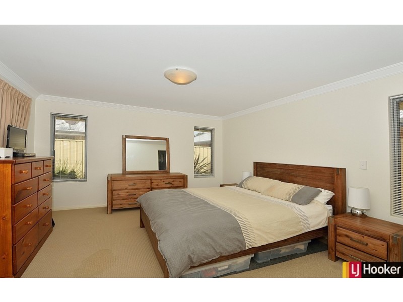 17 Zamia Loop, Wannanup WA 6210