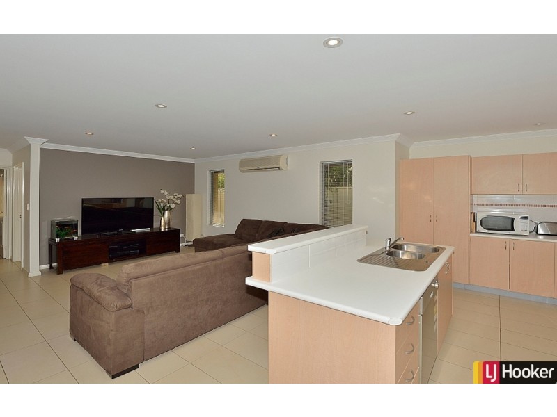17 Zamia Loop, Wannanup WA 6210