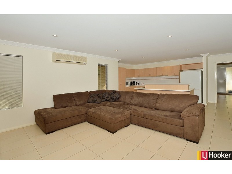 17 Zamia Loop, Wannanup WA 6210