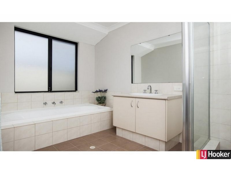4 Formby Road, Meadow Springs WA 6210