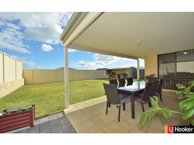 15 Lismore Ridge, Lakelands WA 6180