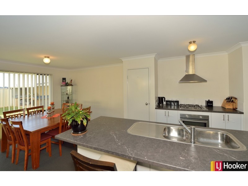 15 Lismore Ridge, Lakelands WA 6180