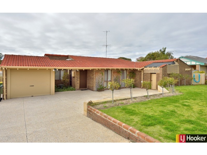 54 Peelwood Parade, Halls Head WA 6210
