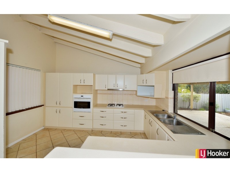 54 Peelwood Parade, Halls Head WA 6210