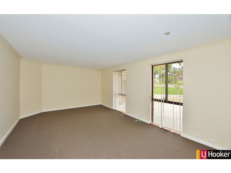 54 Peelwood Parade, Halls Head WA 6210