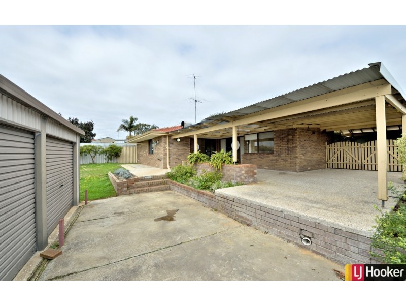 54 Peelwood Parade, Halls Head WA 6210