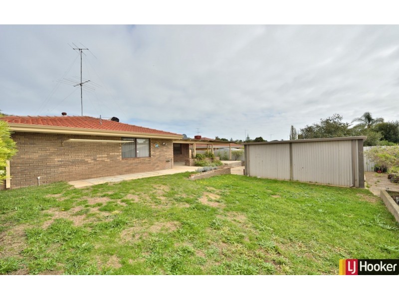 54 Peelwood Parade, Halls Head WA 6210