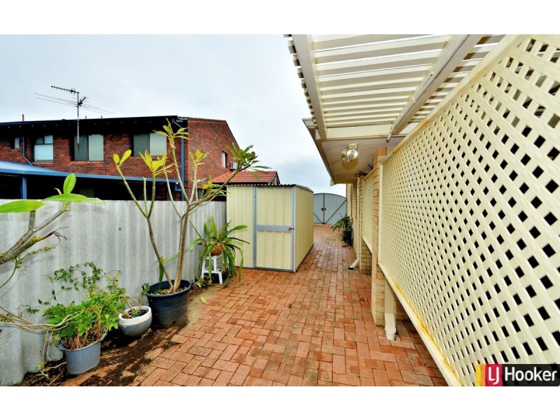5 Seawind Drive, Silver Sands WA 6210