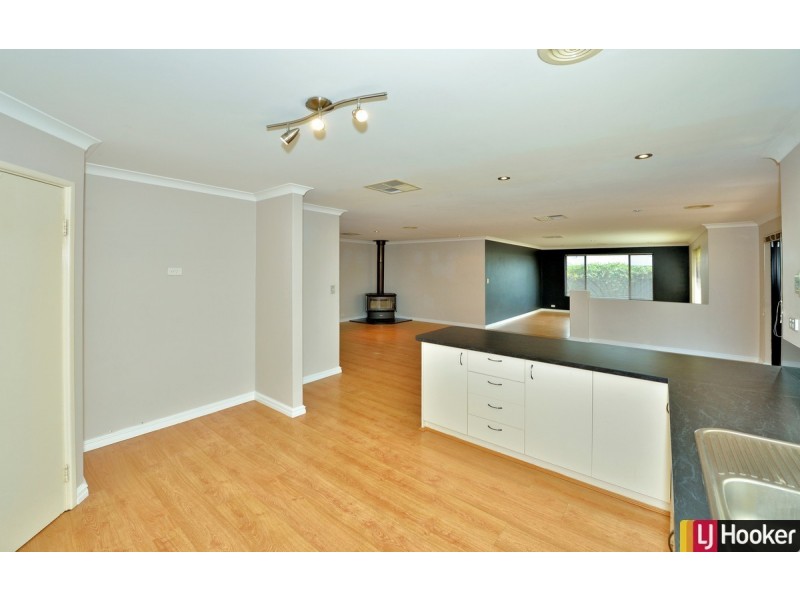 11 Beacon Way, Singleton WA 6175