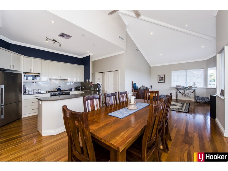 3 Oversby Street, Halls Head WA 6210