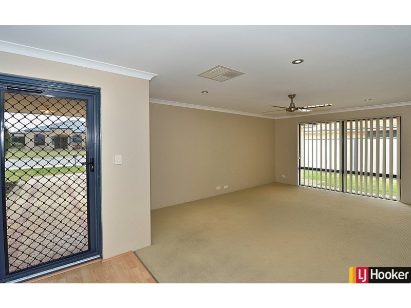 17 Camden Way, Meadow Springs WA 6210