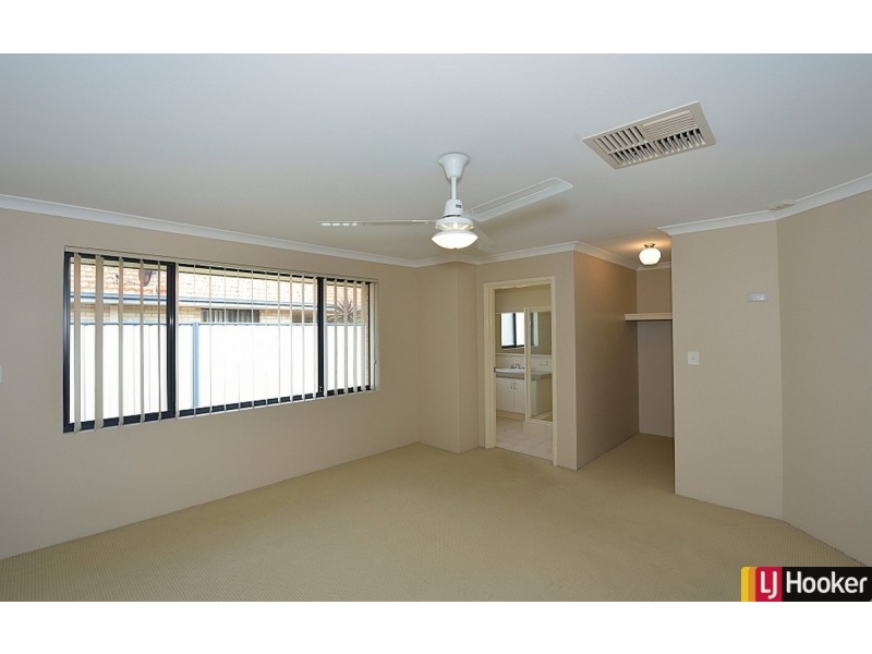 17 Camden Way, Meadow Springs WA 6210